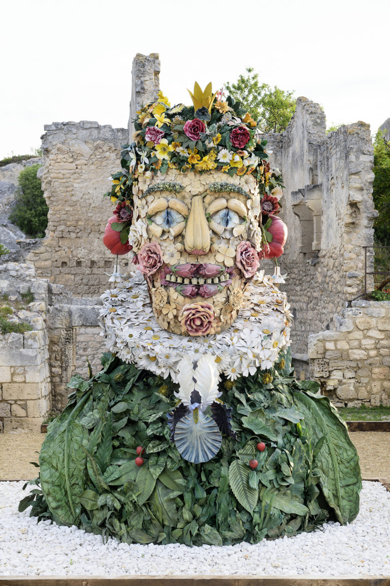 Les Quatre saisons, sculptures de Philip Haas d'après Arcimboldo, château des Baux de Provence